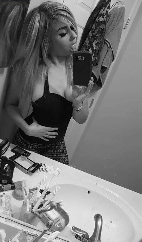 Daria Thibault pornstar pretty pics