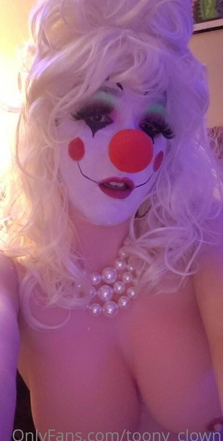 toony clown star hot image