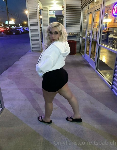 itsbabieh art actress galleries