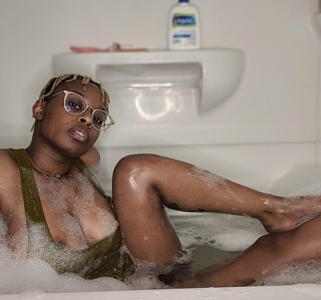 deedeebee96 model sexy image