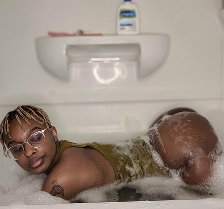 deedeebee96 star porn photos