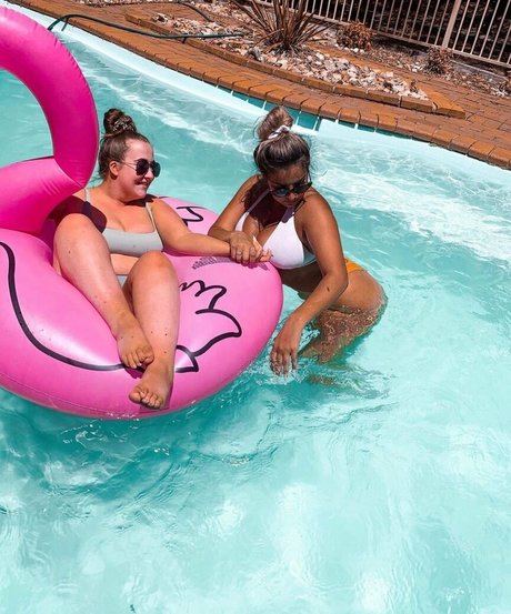 Chloe C pornographic star pics