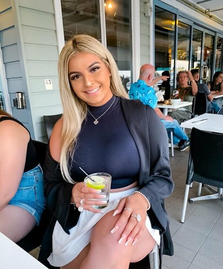 Chloe C free pornstar image