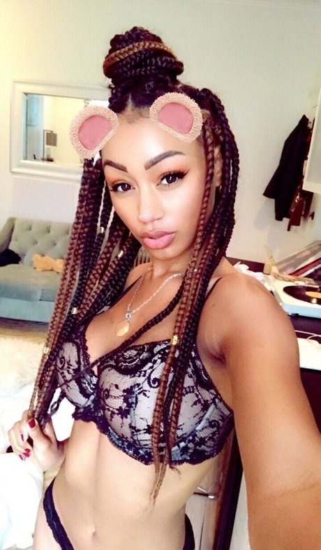 Nia Simone model beautiful archive