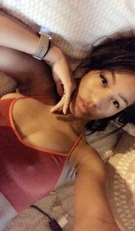 Nia Simone top star image