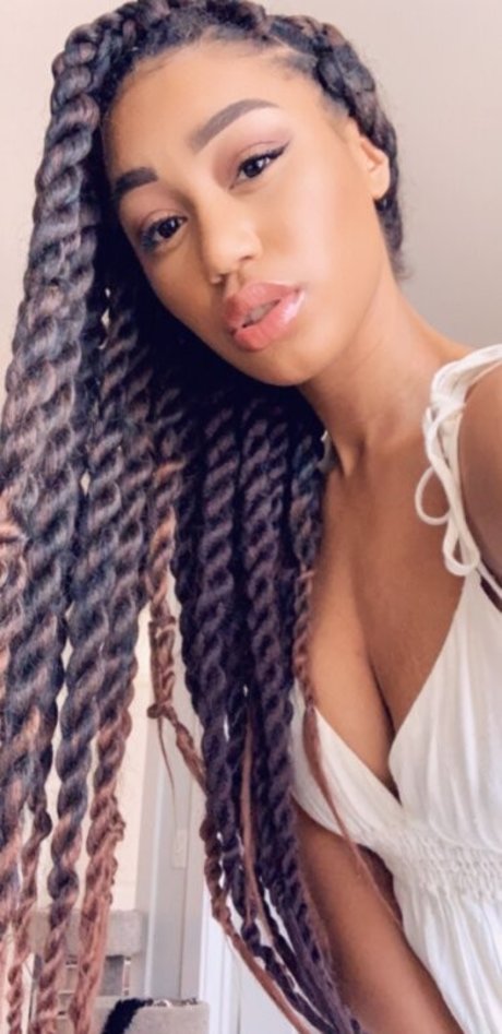 Nia Simone pornstar sexy pictures