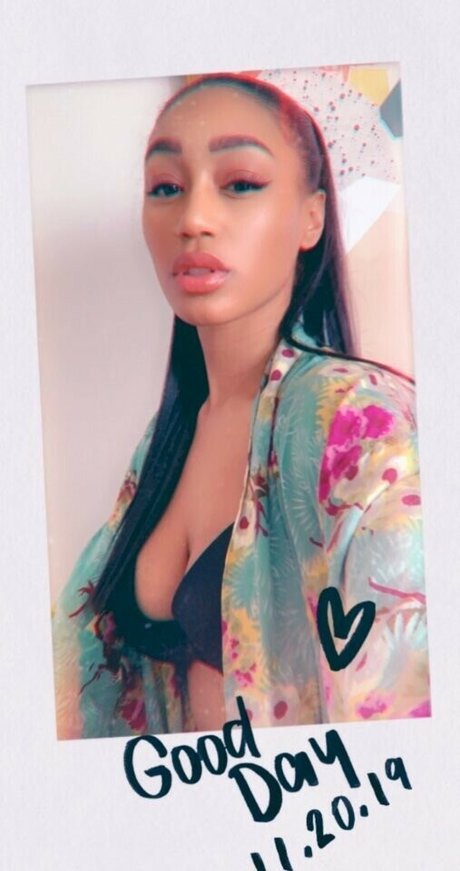 Nia Simone sexy pornstar pictures