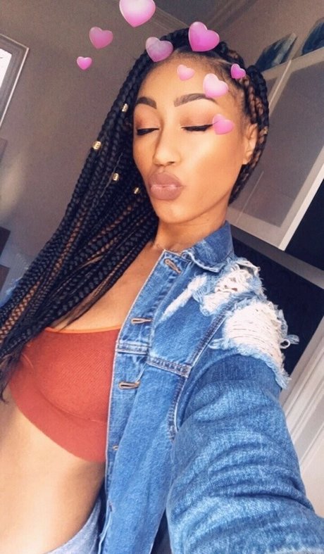 Nia Simone nude pornstar img