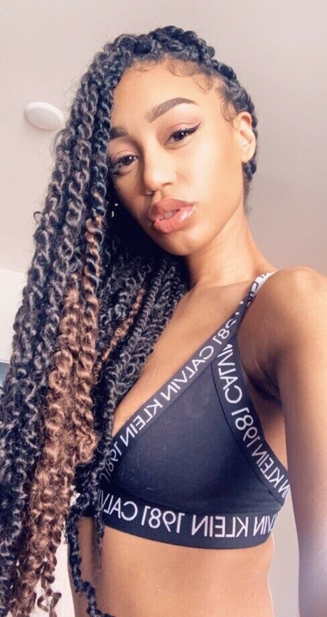 Nia Simone free model images