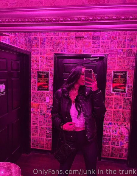 junk in the trunk star nudes pics