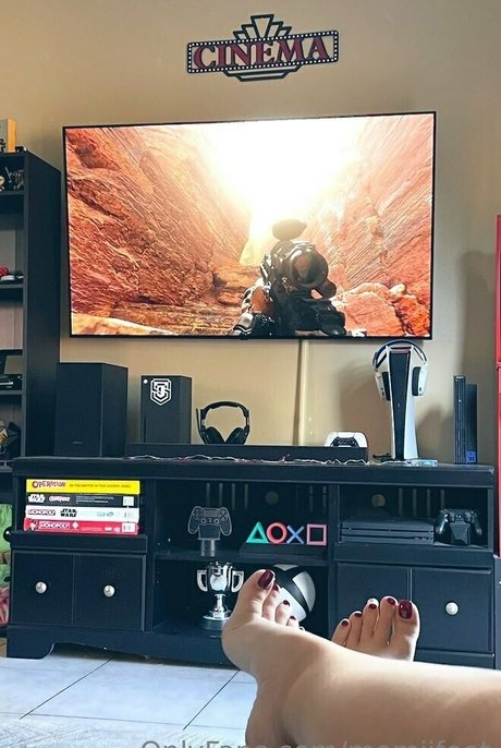 momiifeet porn model image