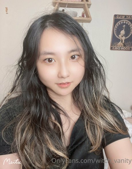 witch vanity art actress pic