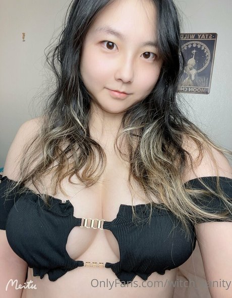 witch vanity star nude photo