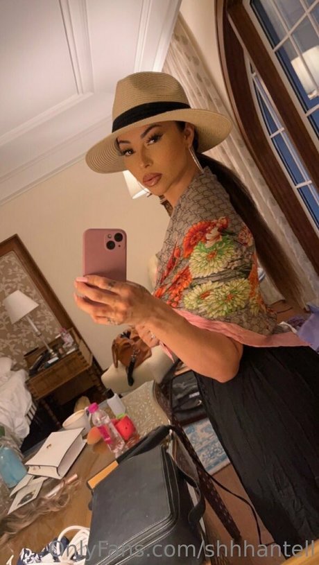 Shhhantell star pornographic photos