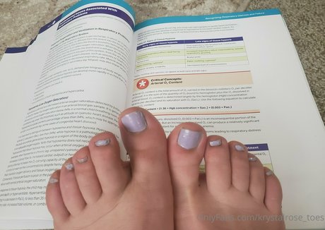 krystalrose toes naked model picture