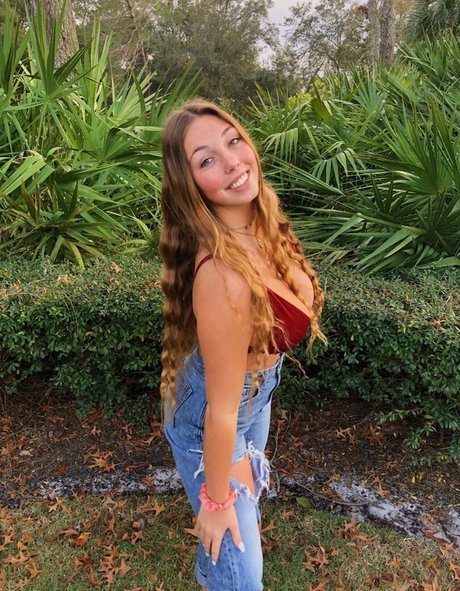 Makenna Adams art actress pic