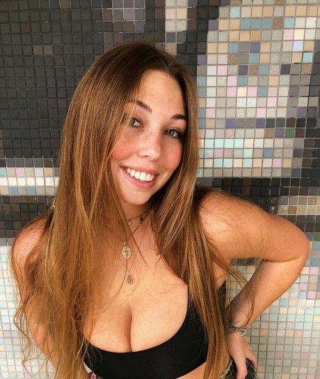 Makenna Adams model free photo