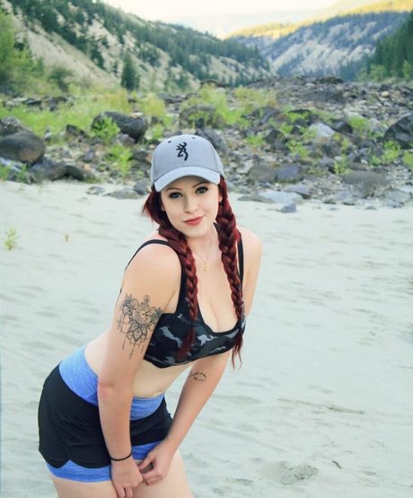 Madison Agnew beautiful model picture