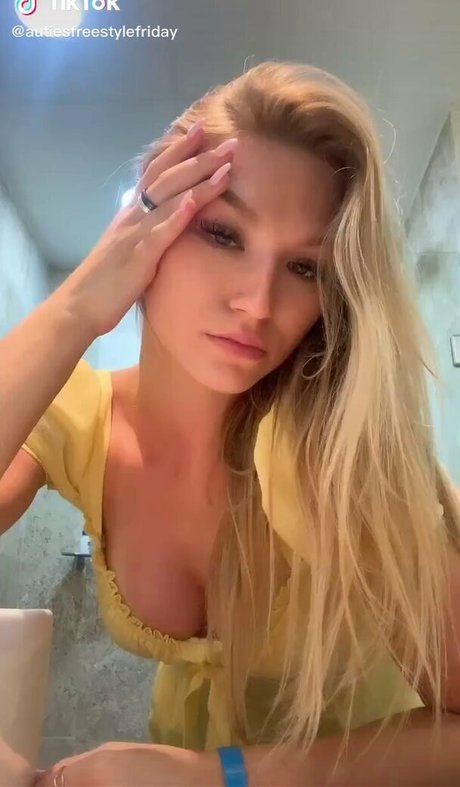 Autumn Miller free star photo