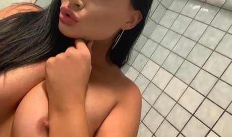 ddyreye adult model pic