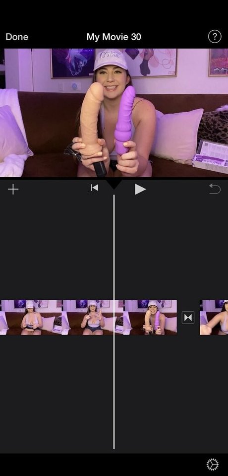 rahrahitssarah nude pornstar img