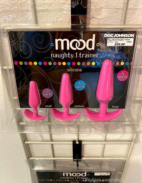 rahrahitssarah model adult img