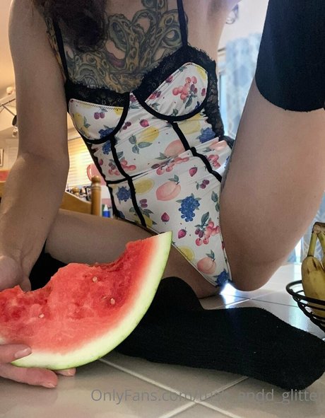 tush andd glitter naked actress image