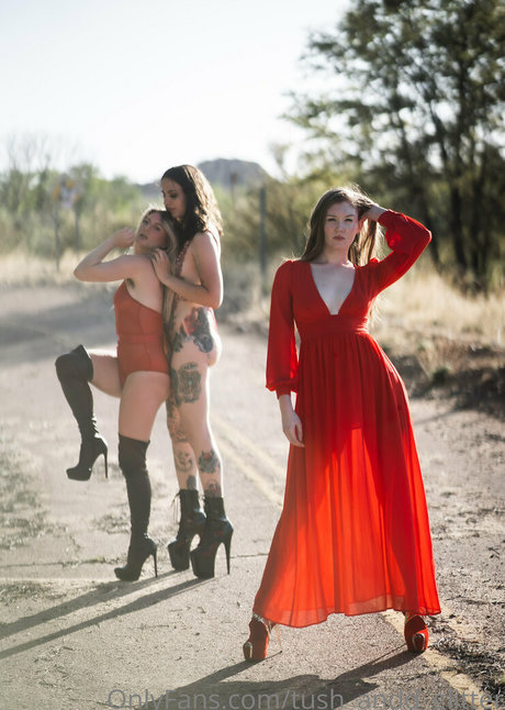 tush andd glitter perfect star image