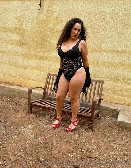 lauradiorrfree adult model gallery