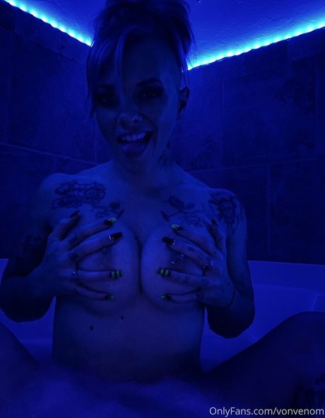 vonvenom model perfect photos