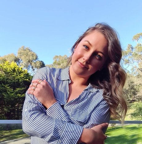 Elizabeth Height sexy star photos