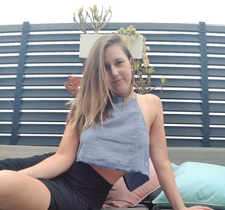 Elizabeth Height pornstar hot pic