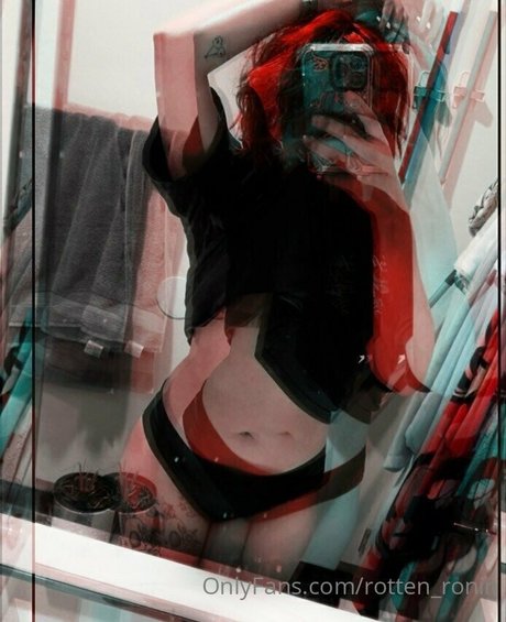 rotten ronin model pornographic picture