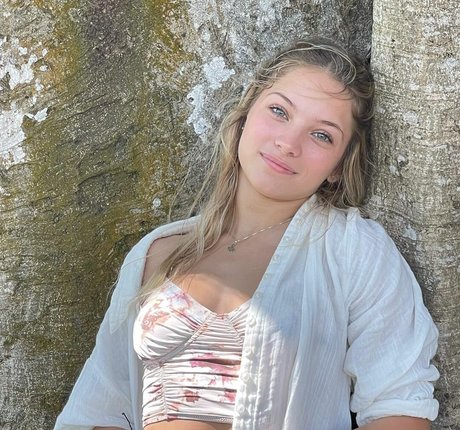 Isabella DuCharme star hot gallery