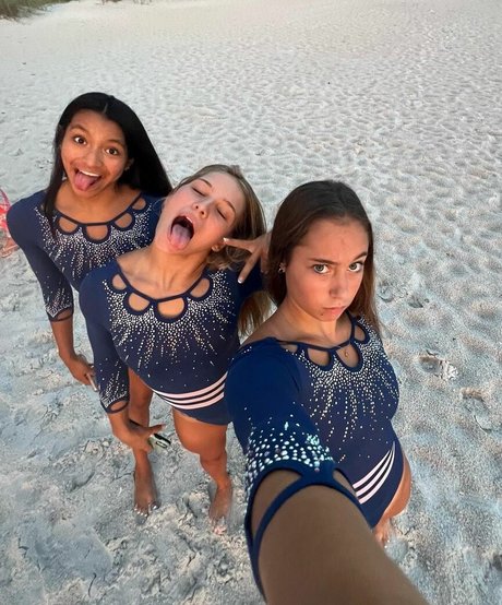 Isabella DuCharme pornographic star pics