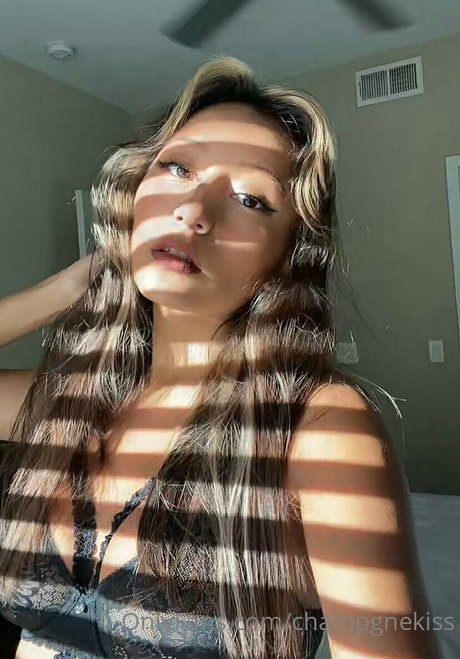 Champgnekisss free actress pics