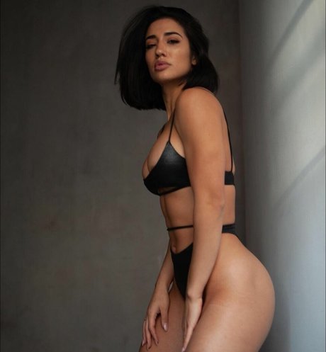 Alicia Arrietta xxx pornstar galleries