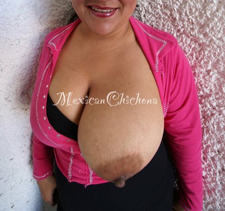 SuperTetas model naked img