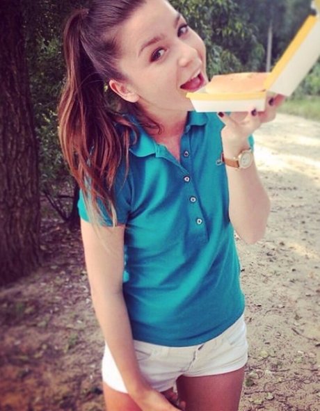 Guerlain nudes model pic