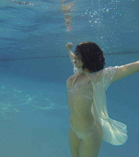 Lydia Ren top model picture