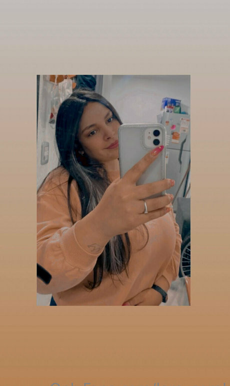 lara coral perfect model pic