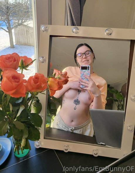 embunnyof xxx model img