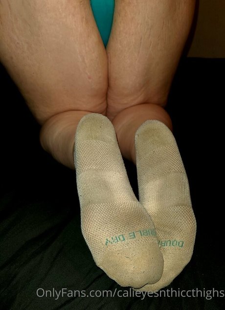 calieyesnthiccthighs pretty pornstar img