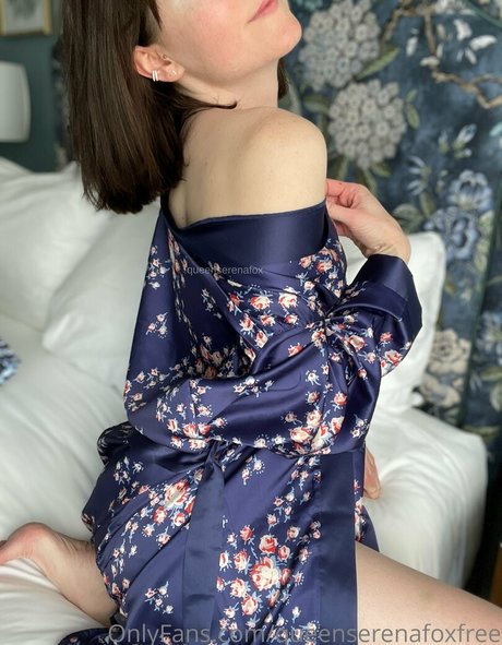 queenserenafoxfree high quality model pic