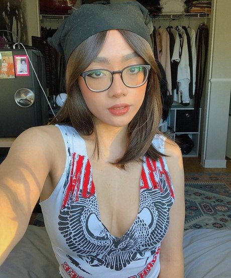 honeebelle erotic model pictures