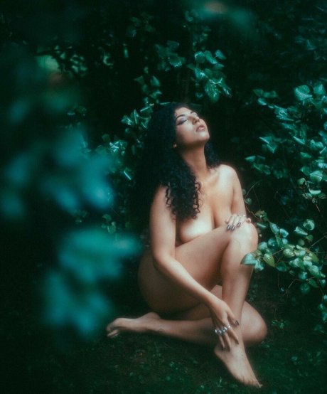 WhiteCosmicMirror naked actress gallery