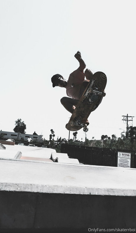 skaterrboi porn star img