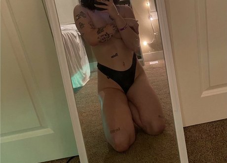 addisonchrome exclusive model image