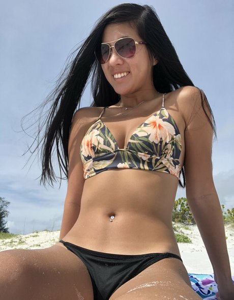 lilslutlacey model beautiful photos