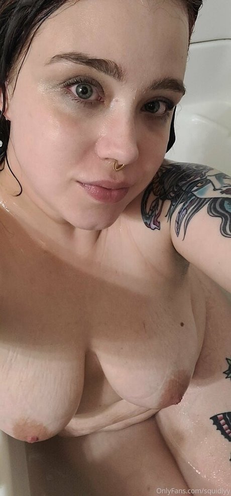 thequeenhasarrived hot actress pictures